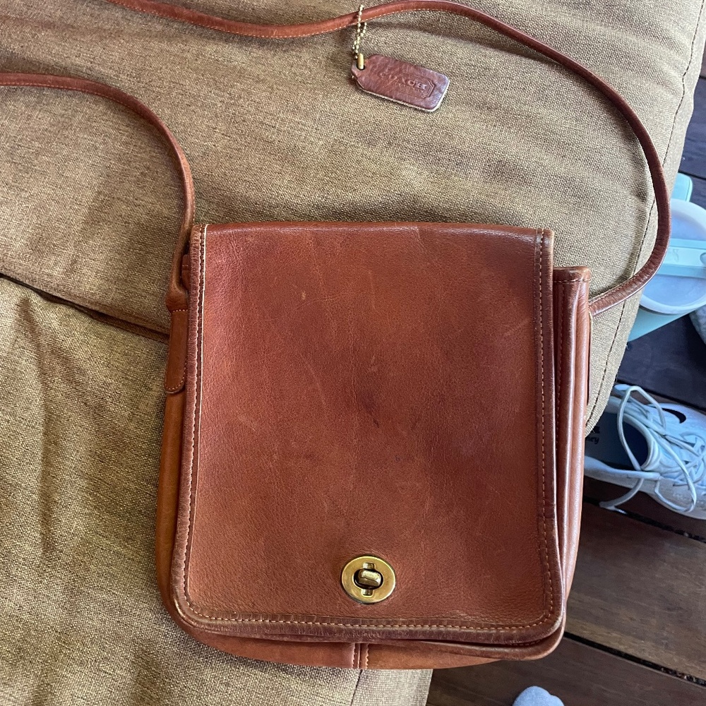 Vintage Coach crossbody bag